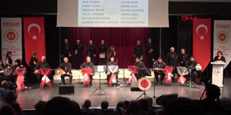 Emekli subaylardan 40'ıncı yıla özel konser