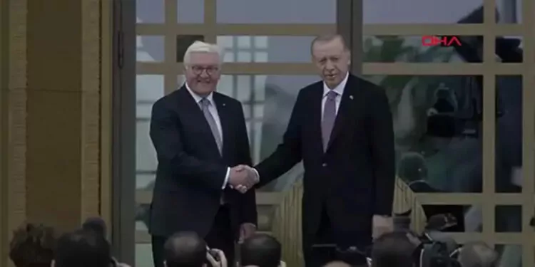 Erdoğan, steinmeier'i resmi törenle karşıladı