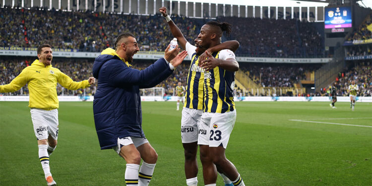 Derbinin kazananı Fenerbahçe oldu