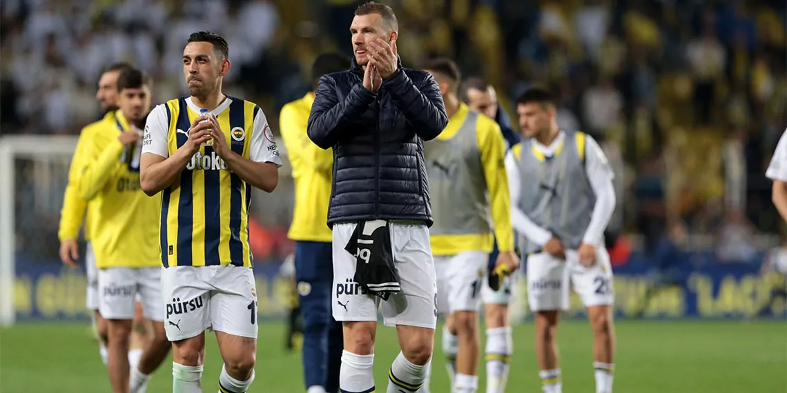 Fenerbahçe teknik direktörü i̇smail kartal, “3 puanı aldık, yolumuza devam ediyoruz. Taraftarlarımıza verdikleri destekten dolayı da teşekkür ediyorum” dedi.