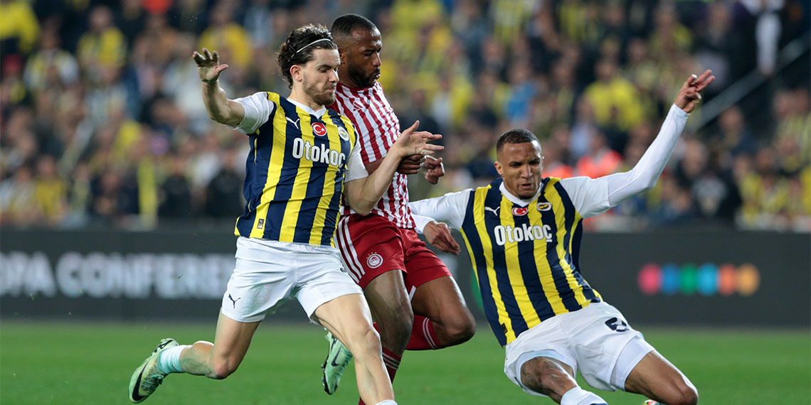 Fenerbahçe Teknik Direktörü İsmail Kartal, “Bugün oyuna çok iyi başladık. İlk devre muhteşem bir Fenerbahçe, oyun temposu vardı. Golü erken bulduk. 1-2 net pozisyonu değerlendiremedik. İkinci yarıya da iyi başladık. Sadece ikinci golü bulamadık. Bu bizi çok üzdü. Taraftarlarımıza karşı mahcup olduk, onları üzdük. Önümüze bakıyoruz ve ligde yolumuza devam edeceğiz” dedi.