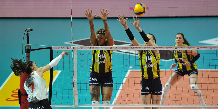 Fenerbahçe Sultanlar Ligi final serisine galibiyetle başladı