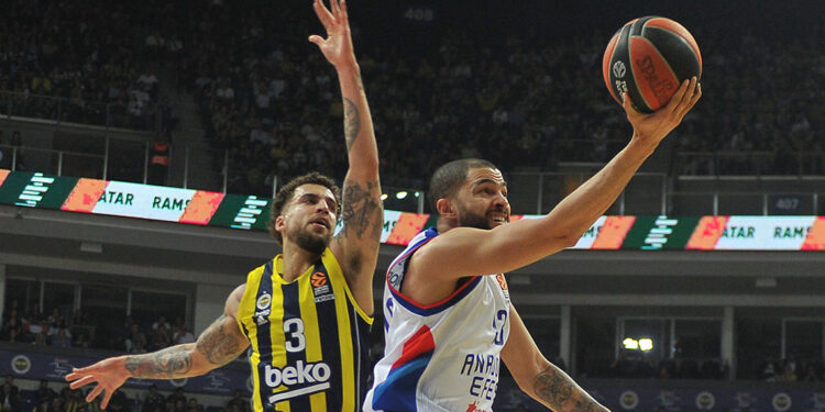Fenerbahçe Beko-Anadolu Efes: 80-82