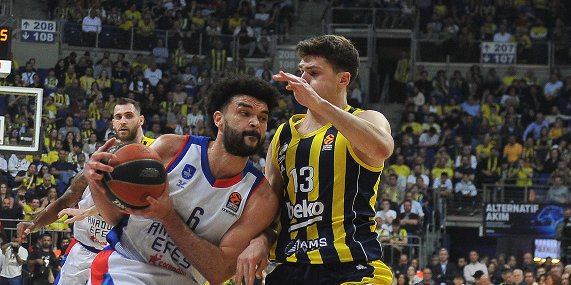 Fenerbahçe Beko-Anadolu Efes: 80-82