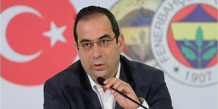 Fenerbahçe'de Şekip Mosturoğlu, adaylığını resmen duyurdu