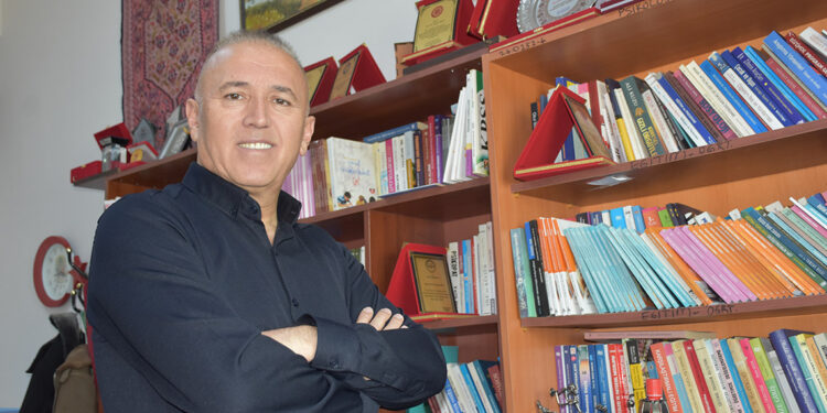 Fenomen öğretmenler eğitimde otoriteyi bozuyor