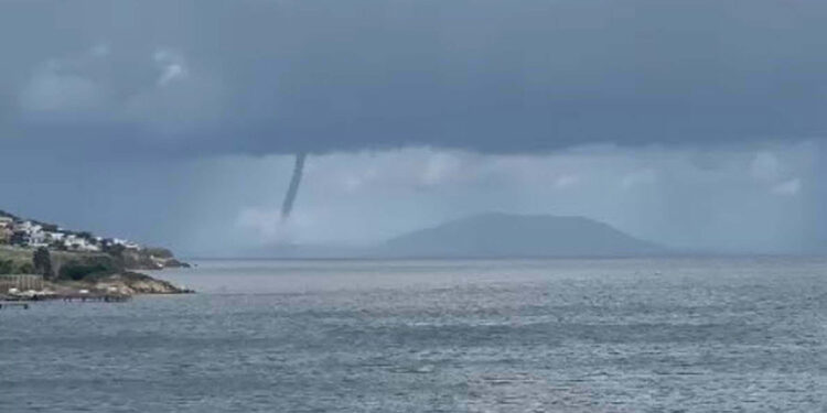 Foça açıklarında hortum oluştu