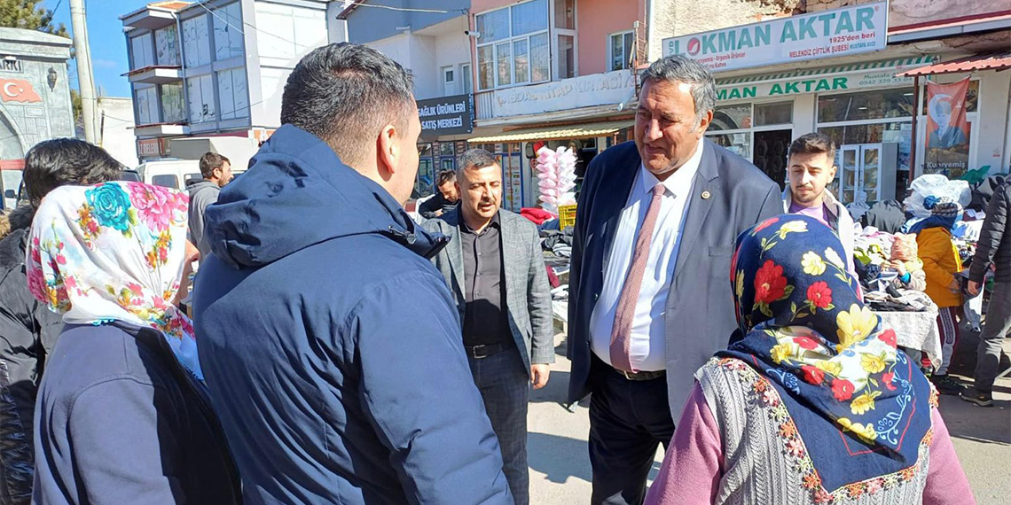 "Şeker Bayramı mı? Ramazan Bayramı mı? tartışmasını şekersiz bayramla AKP zihniyeti sonlandırdı. Şekersiz bayram başladı diyen CHP Niğde Milletvekili Ömer Fethi Gürer, ekonomik krizin bayramların da özünü daralttığını belirtti.