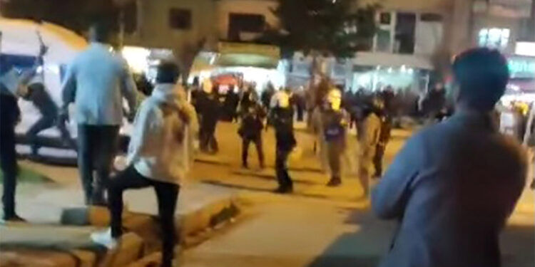 Güroymak'ta belediye el değiştirince olay çıktı