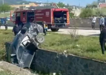 Gaziantep'te otomobil dereye uçtu: 4 yaralı