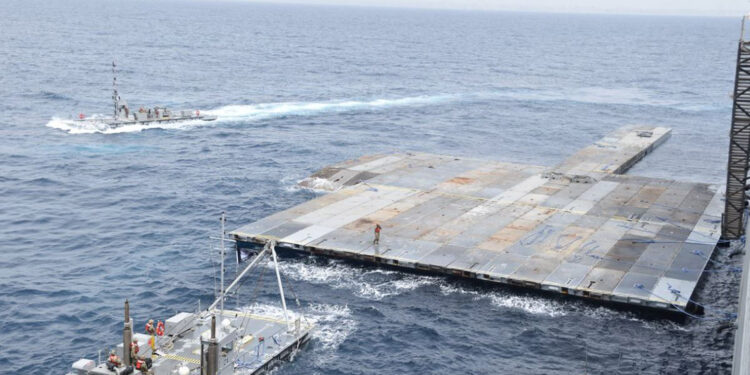 Gazze'ye yardım için planlanan geçici iskelenin inşası devam ediyor