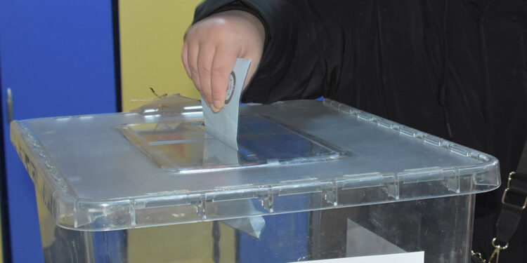 Geçersiz oy pusulaları kayboldu; yeniden seçim yapılacak