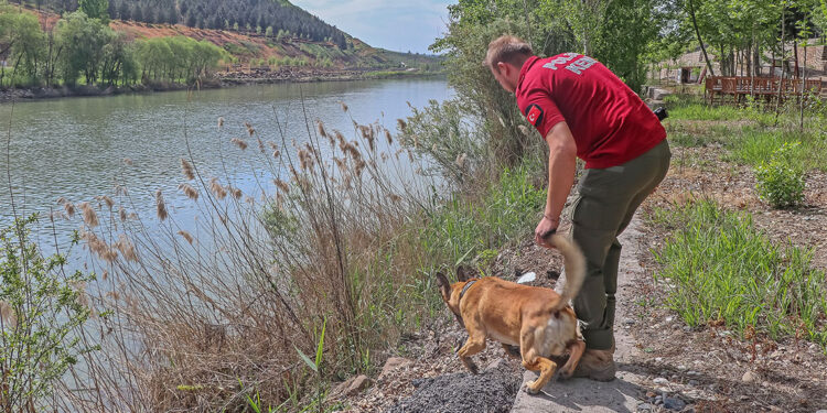 Dicle Nehri üzerinde hareketsiz yatan erkek ihbarı