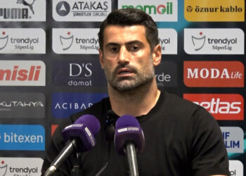 Tribünler istifa diye bağırıyor ama 4 hafta kala bırakamam