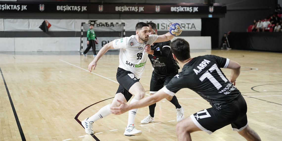 2023-24 Hentbol Sezonu Erkekler Süper Ligi'nde normal sezonun son haftası dün oynanan 6 karşılaşma ile sona erdi. Beşiktaş, ligi 1’inci sırada tamamladı.