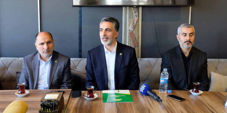 HÜDA PAR'lı Yunus Emiroğlu: Her seçimde oyumuzu artırdık