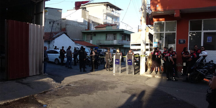 Husumetliler arasındaki silahlı kavgada 1 kişi yaşamını yitirdi