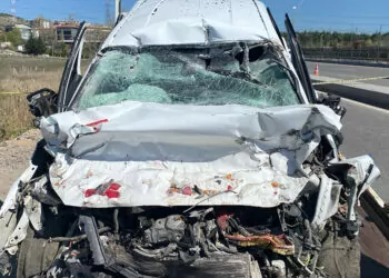 Hafriyat kamyonuna çarpan otomobilin sürücüsü öldü