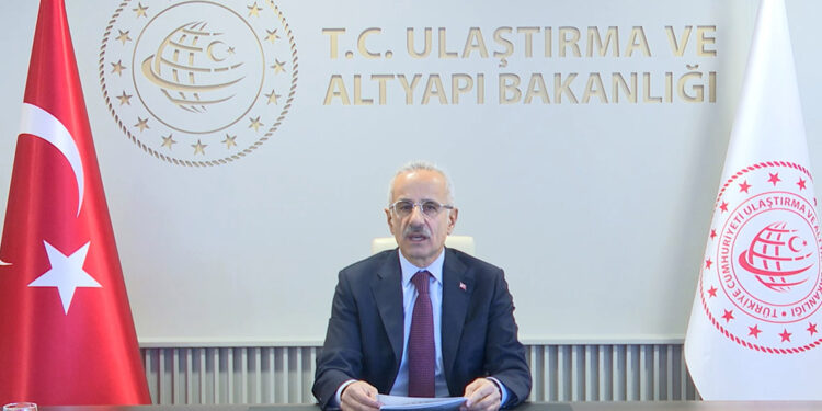 Hava yolu yolcu sayısını 2023'te 214 milyonun üstüne yükselttik