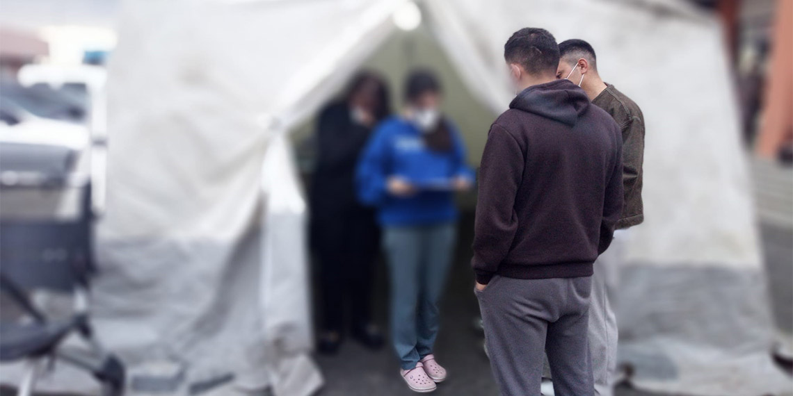 Iğdır Dr. Nevruz Erez Devlet Hastanesi'nde kızamık alarmı İl Sağlık Müdürlüğü'nü harekete geçirdi, hastane bahçesine, aşı ve triaj üniteleri kuruldu.