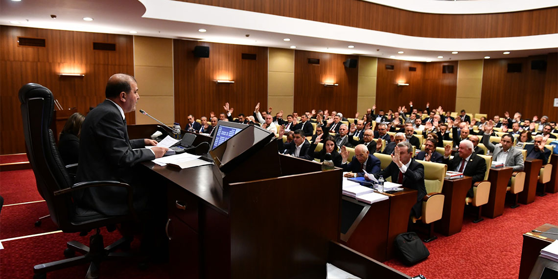 Ankara Büyükşehir Belediye Başkanı Mansur Yavaş'ın seçim sürecinde ilk icraatı olarak açıkladığı ve Cumhur İttifakı üyelerince bekletilen Tatlar Atıksu Arıtma Tesisi için kredi alım onayı Ankara Büyükşehir Belediye Meclisi’nde oy birliğiyle kabul edildi.
