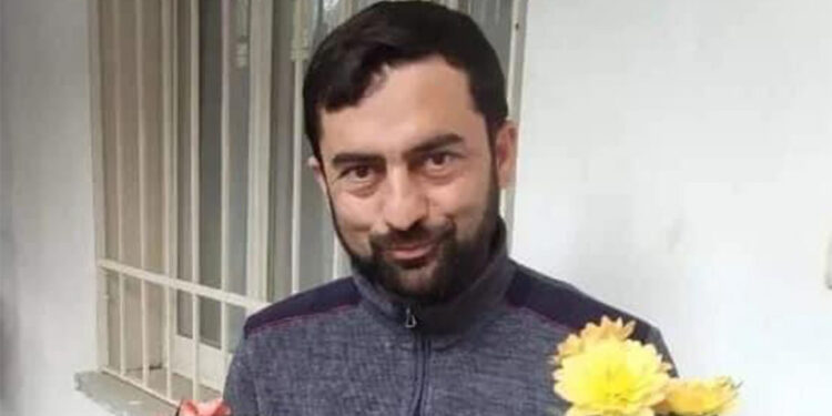 Caminin önünde komşusu tarafından vurulan imam öldü