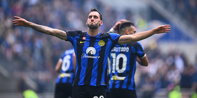 Inter Torino'yu Hakan Çalhanoğlu'nun golleriyle yendi