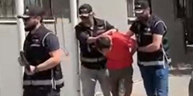 Interpol tarafından mavi bültenle aranan Rus dolandırıcı yakalandı