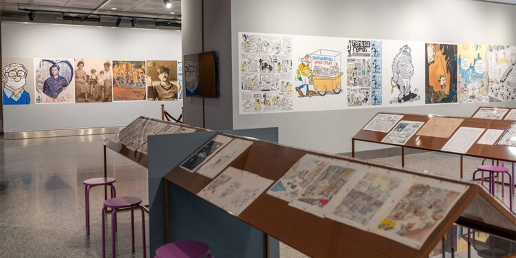 'Yazan-Çizen LATİF DEMİRCİ' sergisi ziyarete açıldı