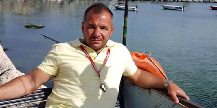 Hakkında yazılan yorumları okurken fenalaştı, hastanede öldü