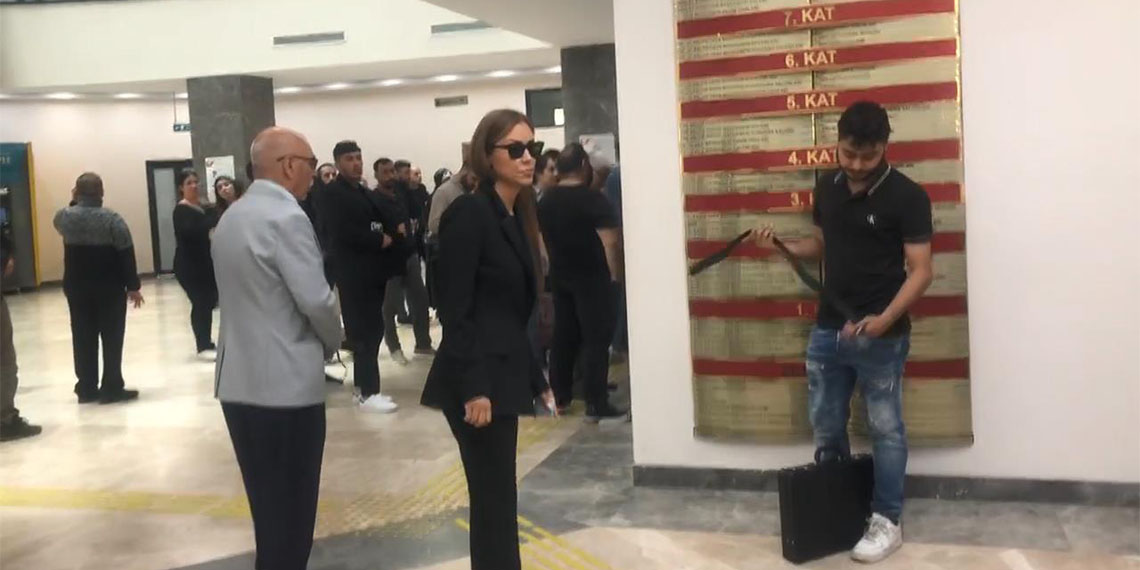 Banu Parlak'ın güzellik merkezinin kurşunlanması davasında Polat çifti hakim karşısına çıktı. Banu Parlak dava için Küçükçekmece Adliyesi'ne geldi.