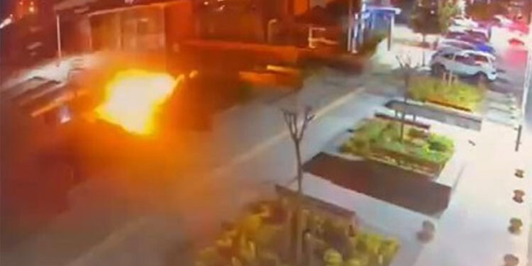 Başakşehir'de el bombası paniği