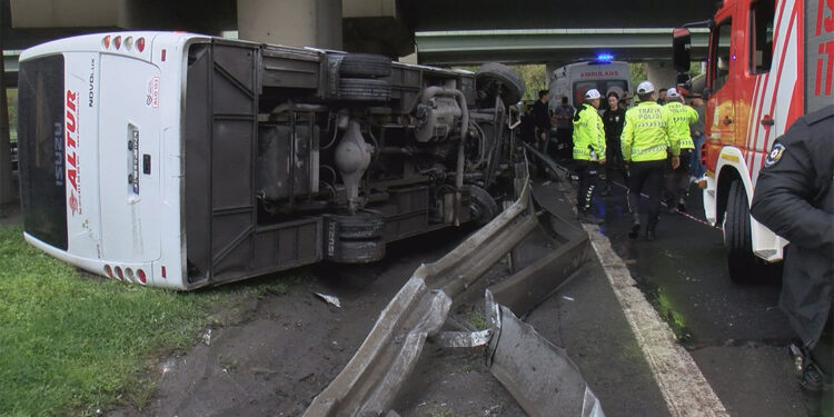 Bayram tatilinin 1'inci gününde 651 trafik kazası meydana geldi