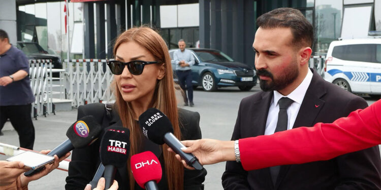 Dilan Polat'ın yakınları Parlak'a tükürdü