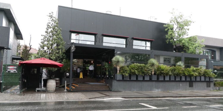 Nusret restoran yine kurşunlandı