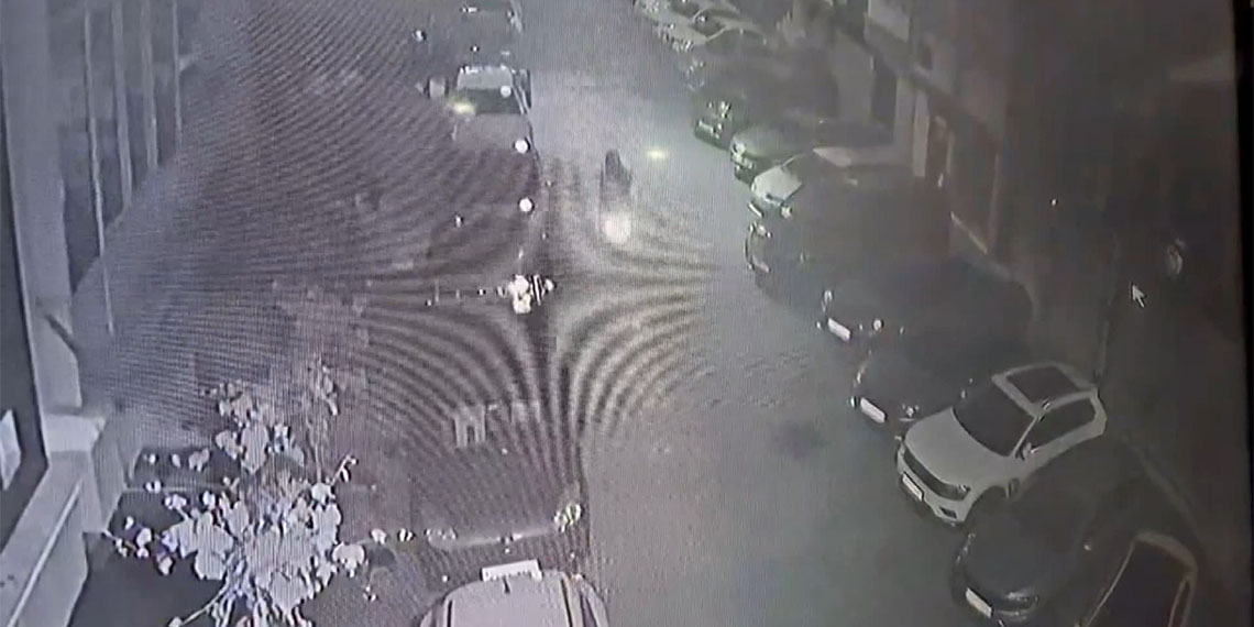 Güngören'de aynı mahallede bulunan iki kahvehaneye uzun namlulu silahlarla saldırı düzenlendi. Kahvehanelerden birine 1 hafta önce de silahlı saldırı düzenlendiği öğrenildi.