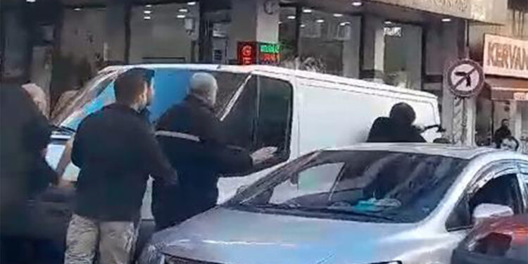 Güngören'de trafikte baltalı kavga