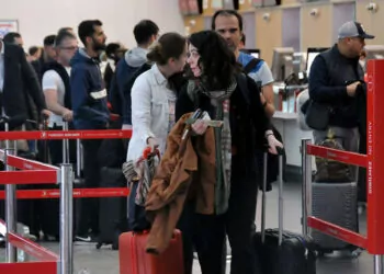 İstanbul havalimanı'nda yolcu yoğunluğu devam ediyor
