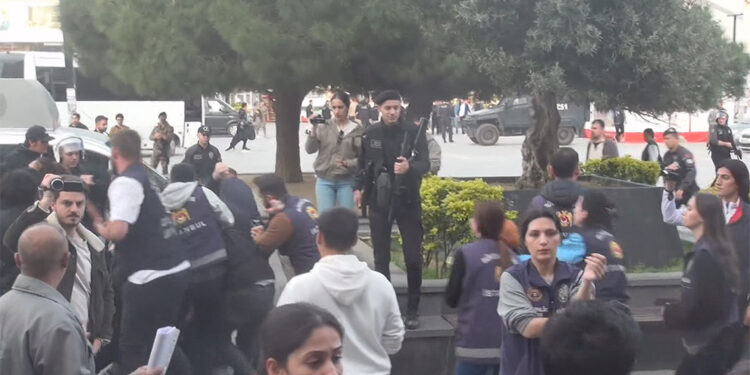 Van'da yaşanan olaylarla ilgili gösteri yapan 132 kişi gözaltında