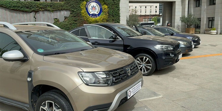 Lüks otomobil kaçakçılarına operasyon: 20 gözaltı