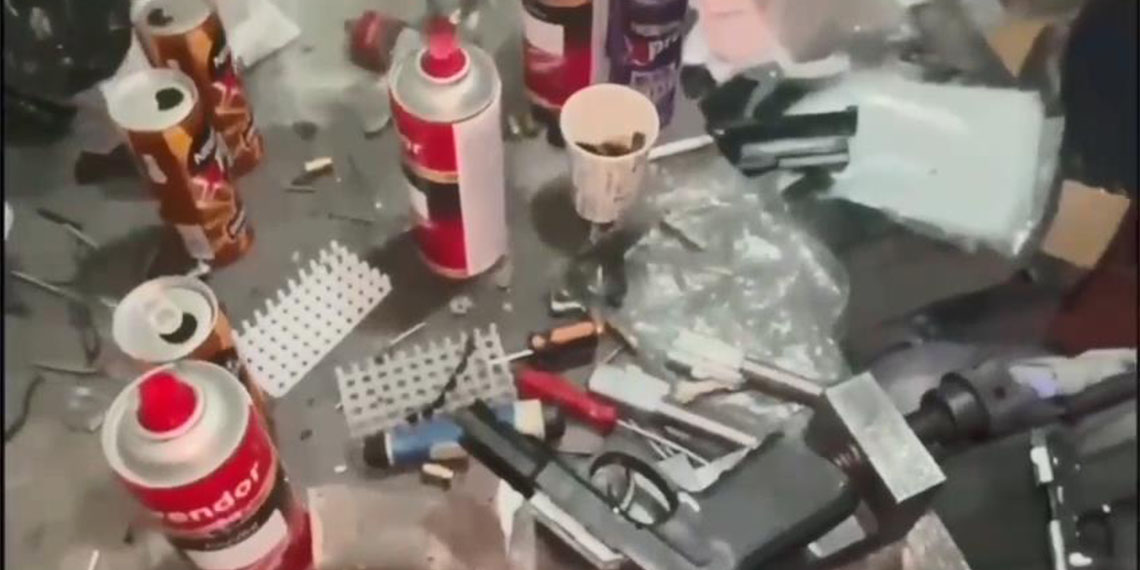 İstanbul’da düzenlenen Mahzen-29 operasyonunda kasten adam öldürme, kasten öldürmeye teşebbüs, genel güvenliğin kasten tehlikeye sokulması, mala zarar verme, 6136 sayılı kanuna muhalefet, uyuşturucu imalatı ve ticareti, tehdit, hakaret suçlarına karıştığı tespit edilen organize suç örgütü üyesi 32 şüpheli yakalanarak gözaltına alındı.