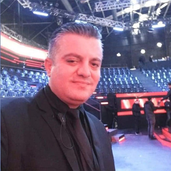 Kadıköy'de bulunan Göztepe Ağız ve Diş Sağlığı Merkezi'nde dün akşam saatlerinde güvenlik amiri Erdal Çaycı tartıştığı güvenlik amiri yardımcısı Atilla Ay'ı sopayla döverek öldürdü.