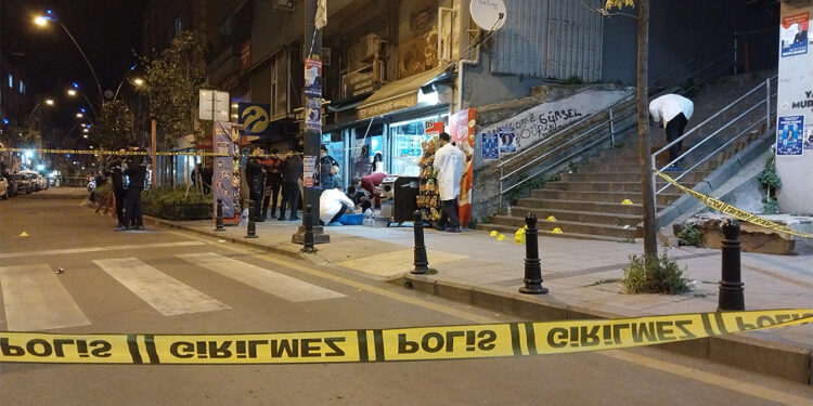 Kağıthane'de silahlı çatışma; 2 ölü