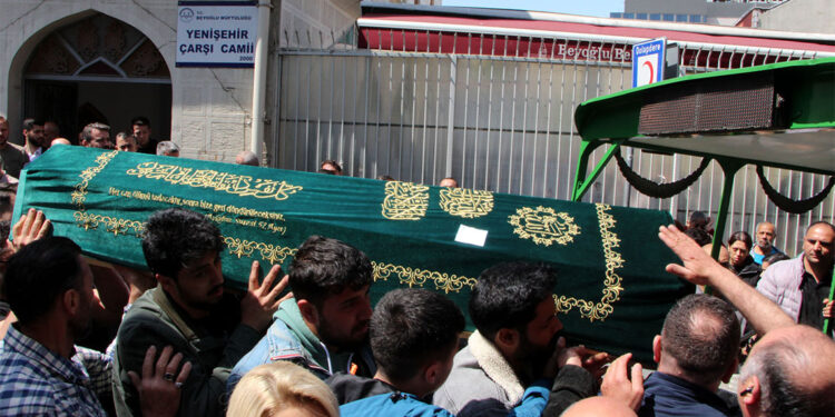 Sarıyer'de öldürülen taksici son yolculuğuna uğurlandı