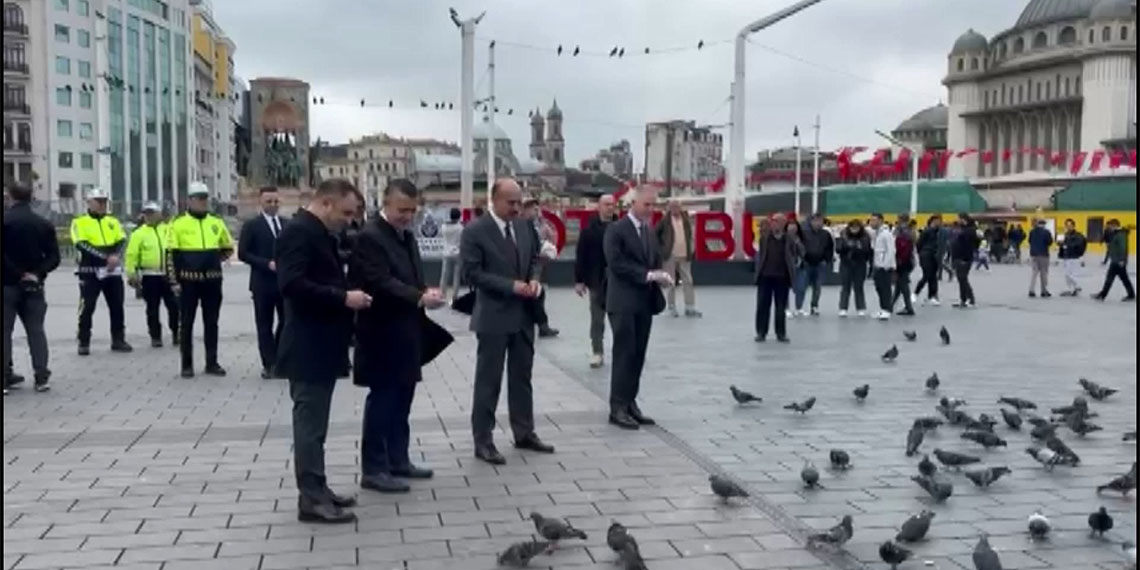 1 Mayıs Emek ve Dayanışma Günü öncesi İstanbul Valisi Davut Gül, Taksim’de incelemelerde bulundu. Vali Gül “Taksim'de yasa dışı gösteriye, toplantıya doğal olarak izin vermiyoruz, veremiyoruz” dedi.