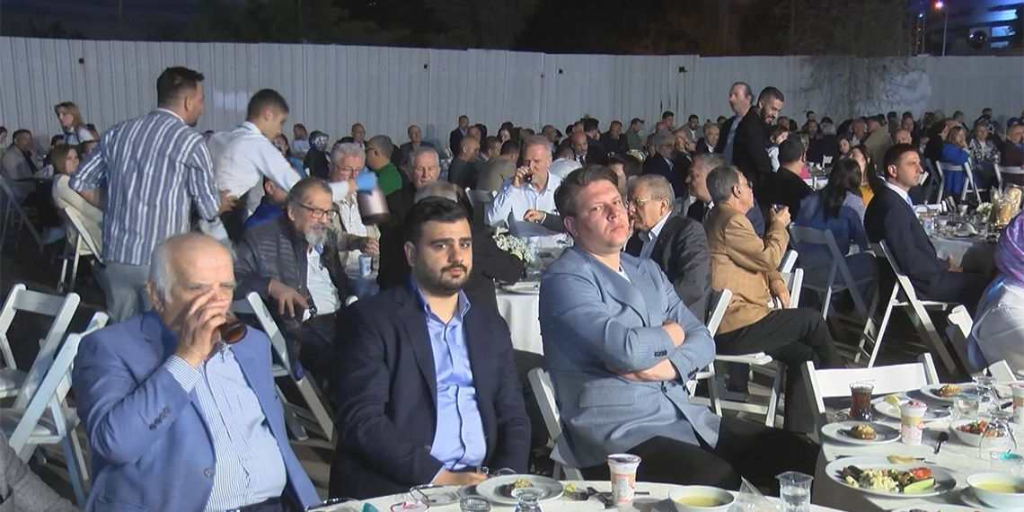 AK Parti İzmir İl Başkanlığı'ndan 'Vefa İftarı'