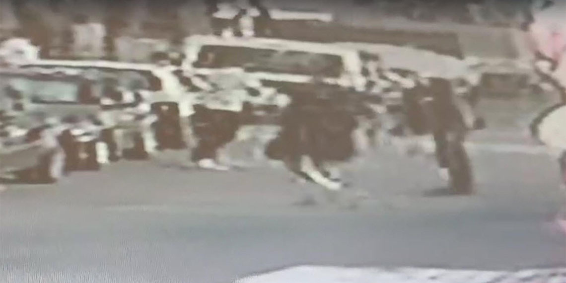 İzmir'de iki arkadaşın bıçaklı kavgasında Kenan Efe Aytekin (17) ağır yaralı olarak kaldırıldığı hastanede hayatını kaybetti.