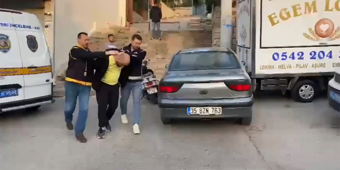 İçişleri Bakanı Ali Yerlikaya, İzmir'de organize suç örgütüne yönelik düzenlenen 'Mahzen-24' operasyonunda 8 şüphelinin gözaltına alındığını duyurdu.