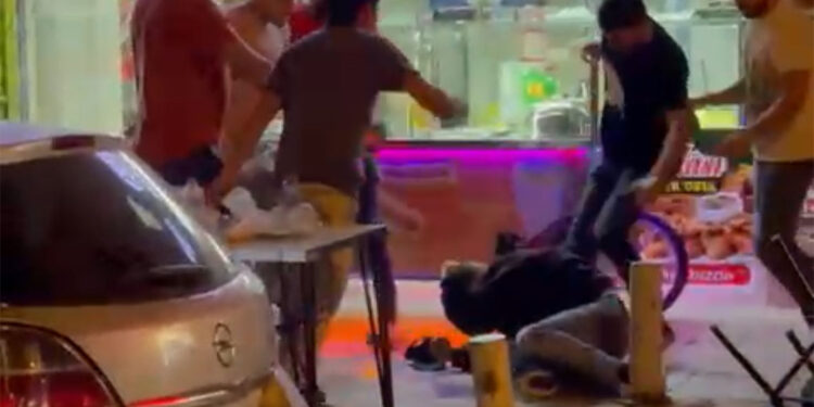 İzmir'de taraftar ve esnaf arasında arbede: 6 gözaltı