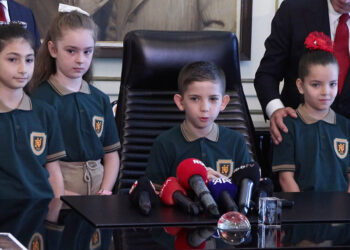 İmamoğlu koltuğunu 3'üncü sınıf öğrencisi Ali'ye devretti